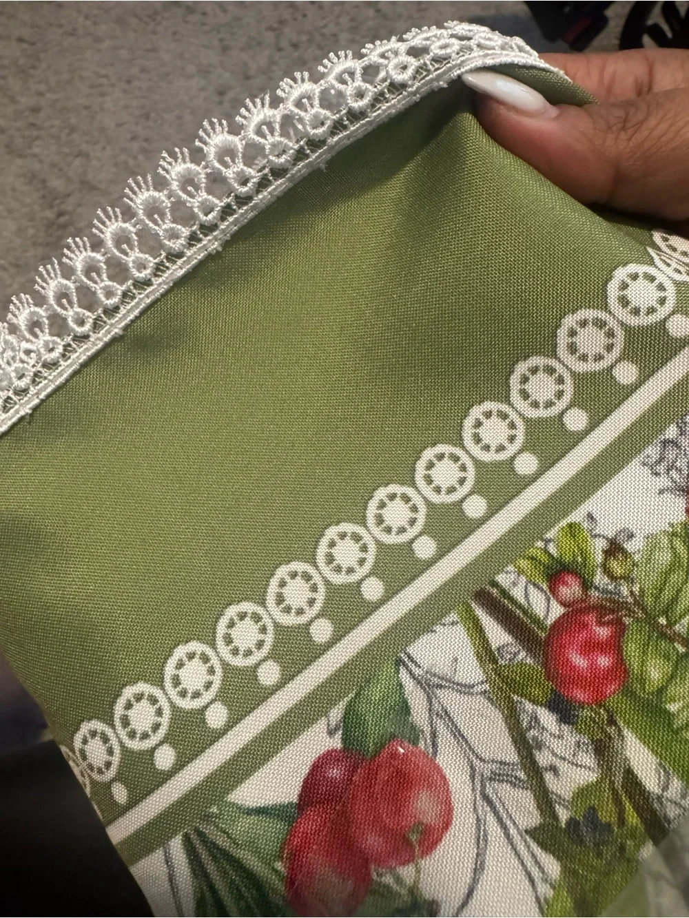 Floral Garden Green Border Tablecloth